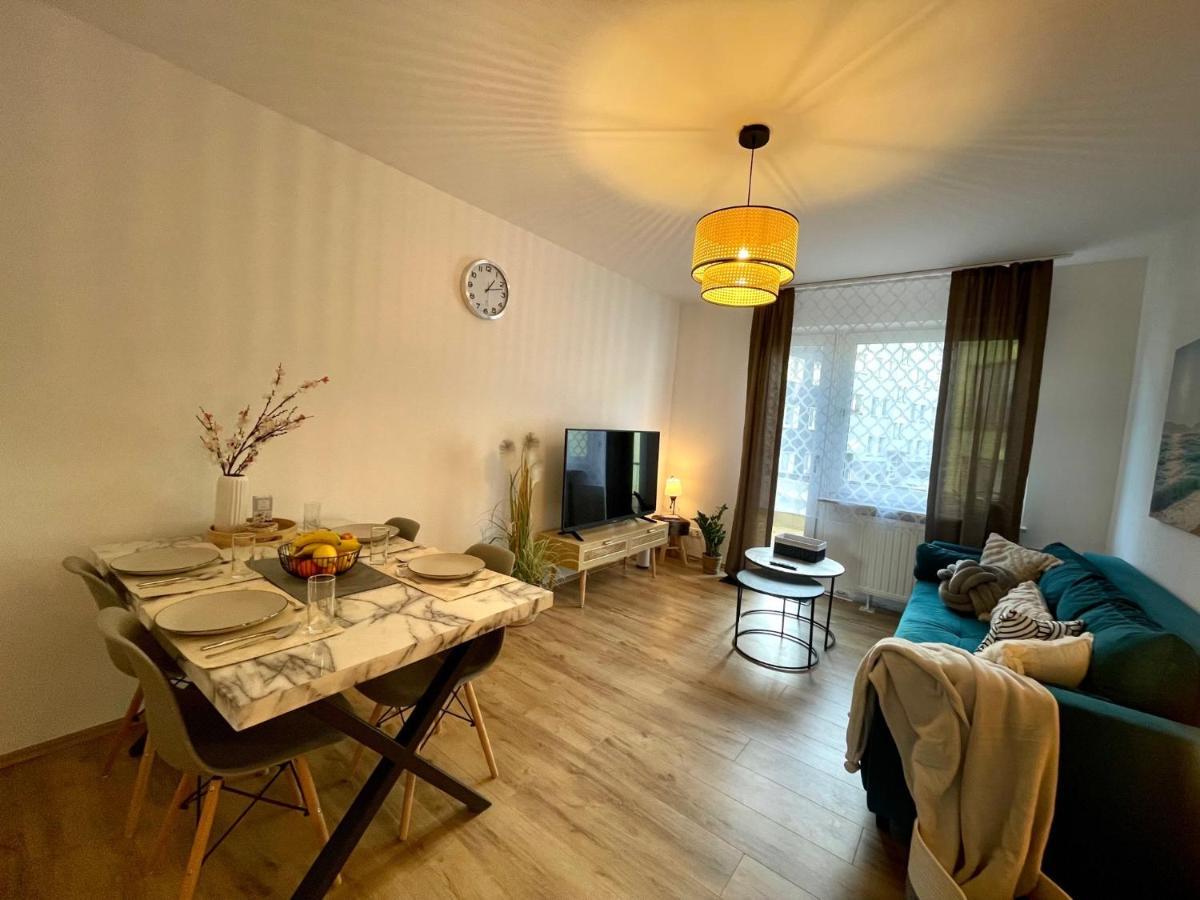 וופרטל Downtown Apartment By Ninja Spaces - Kingsize-Bett, Kueche, Netflix, Terrasse מראה חיצוני תמונה